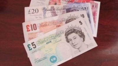 تراجع الإسترليني لأدنى مستوياته.. سقوط حر