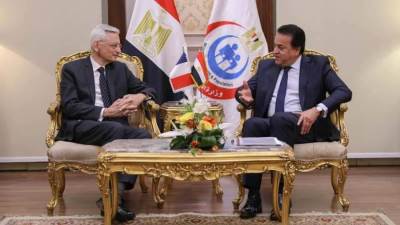 وزير الصحة يبحث التعاون بمجال «المنشآت الخضراء» وملف التوعية بقضية الزيادة السكانية