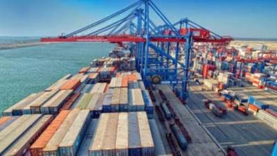 الحكومة تنفي بيع الموانئ المصرية لجهات أجنبية