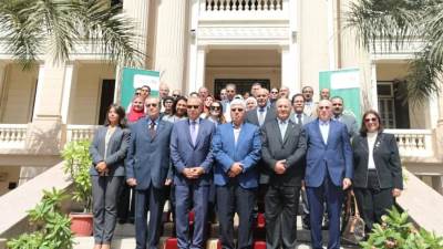 وزير التعليم العالي يتفقد مشروع إنشاء مستشفي بنها الجامعي الجديد