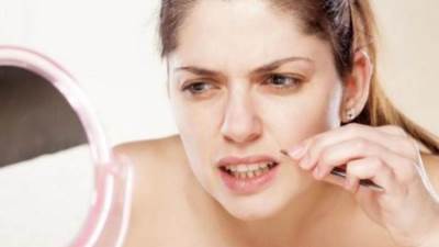 ما سبب النمو المتزايد لشعر الجسم لدى المرأة؟