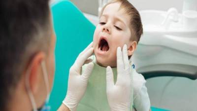 صرير الأسنان يهاجم الأطفال أيضا.. ما الحل؟