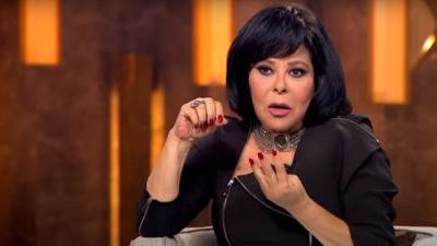 إسعاد يونس تعلن وفاة والدة زوجها