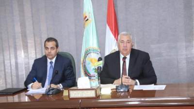 «القصير» يسلم المبعوثين من 23 دولة شهادات اتمام البرامج التدريبية في مجالي الدواجن والأسماك