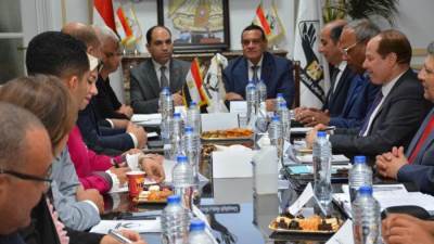 وزير التنمية يزور تنسيقية شباب الأحزاب ويستعرض رؤية الوزارة المستقبلية