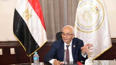 وزير التعليم يصدر قرار بشأن نظام الدراسة للصف الرابع والخامس الابتدائي