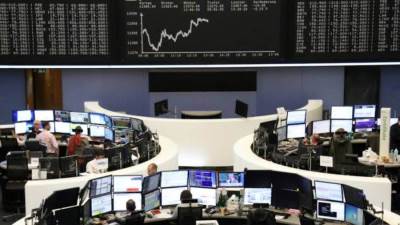 أسهم أوروبا تقفز في نهاية ربع مضطرب