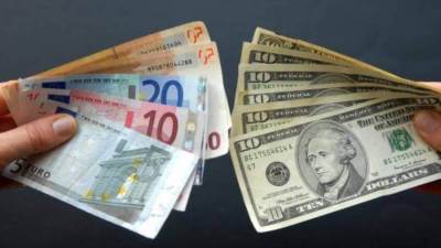 اليورو والإسترليني يصعدان في نهاية هادئة لأسبوع متقلب