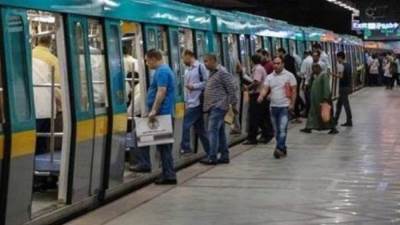 المترو يطالب الركاب بعدم التعاطف مع الباعة الجائلين أو الشراء منهم بالمحطات