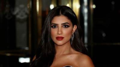 بالأسود.. مي عمر تخطف الأنظار من أحدث ظهور 