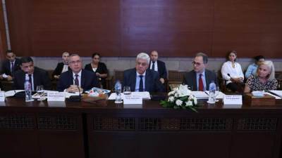 وزير التعليم يشهد فعاليات استقبال الدفعة الثالثة من برنامج المنح الجامعية