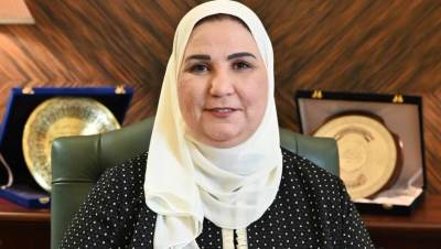 وزيرة التضامن تعلن حزمة من القرارات لكبار السن.. توصيل المعاشات للمنازل مجاناً