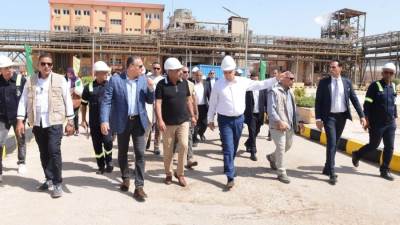 رئيس الوزراء يتفقد محطة السلام إحدى محطات الأتوبيس الترددي BRT