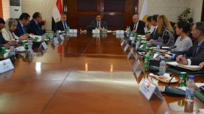 “آمنة” يتابع مع محافظي قنا وسوهاج ووفد البنك الدولى مستجدات برنامج التنمية