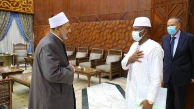 شيخ الأزهر يستقبل السفير المالي ويناقشان سبل تعزيز التعاون المشترك