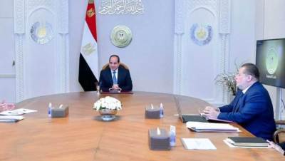 السيسي يوجه الحكومة والبنك المركزي ببلورة مبادرات جديدة لجذب الاستثمارات الخارجية لمصر