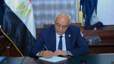 وزير التعليم يصرف 100 ألف جنيه لأسرة الطالبة المتوفاة بمدرسة المعتمدية 