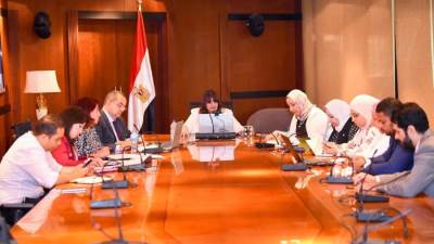 وزيرة الهجرة تلتقي أبناء الجالية المصرية بالكويت