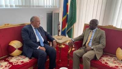 وزير الخارجية يلتقي مع نظيره الكونغولي 