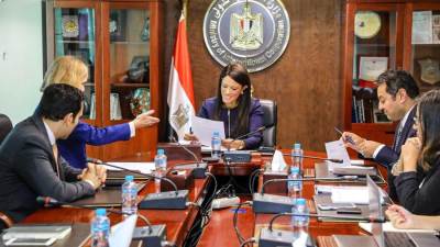 المشاط تلتقي السفير النرويجي ومسئولي شركة "سكاتك" لبحث تعزيز التعاون الثنائي