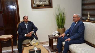 وزير التنمية يتابع مع محافظ السويس المشروعات التنموية وتحسين مستوي الخدمات للمواطنين