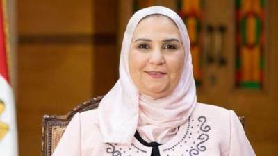 "القباج" تستعرض تقريراً عن جهود وزارة التضامن الاجتماعي لتنمية محافظة شمال سيناء