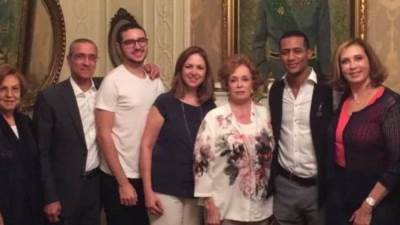 بصور تجمعه بأسرة الراحل أنور السادات.. محمد رمضان يحتفل بذكرى نصر أكتوبر