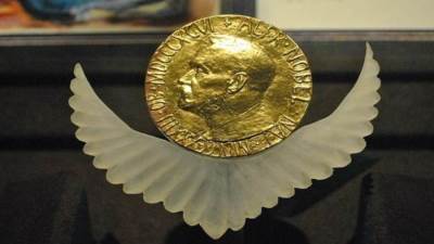 عاجل.. منح جائزة نوبل للسلام للبيلاروسي أليس بيالياتسكس ومنظمة ميموريال ومركز الحريات