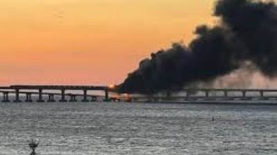 الخارجية الروسية: تفجير جسر القرم يظهر الطبيعة الإرهابية لنظام كييف