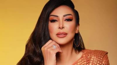 شاهد اطلالات المطربة شاهيناز بعد خلع الحجاب.. وتعلق: لازم ألبس على الموضة