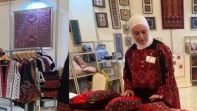 "حكاية فلسطينية".. معرض للمنتجات اليدوية والتراثية الفلسطينية في الأردن