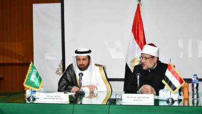 وزير الأوقاف يشيد بعناية المملكة الفائقة بخدمة الحرمين الشريفين