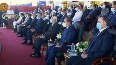 الرئيس السيسي يشاهد فيلما عن تدريب طلاب وطالبات كلية الشرطة