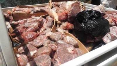 ضبط 4 أطنان لحوم ودواجن فاسدة معدة للبيع بسلسلة مطاعم شهيرة