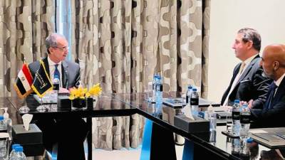 وزير الاتصالات يلتقى مسئولى شركة لينوفو العالمية لبحث فرص الاستثمار فى مصر