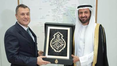 وزير السياحة يستقبل وزير الحج بالمملكة والوفد المرافق له لبحث التعاون