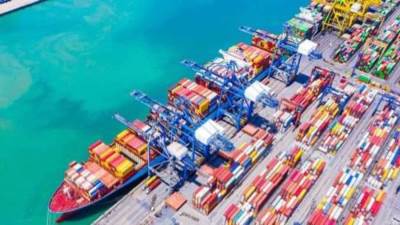 رئيس أكبر بنك أمريكي: الاقتصاد الأمريكي ينزلق إلى مرحلة الركود