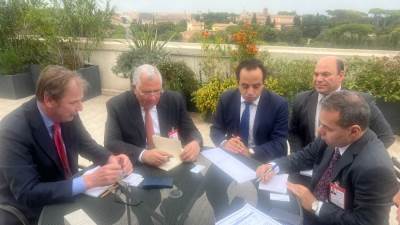 وزير الزراعة يلتقي نائب مدير البنك الدولي على هامش اجتماعات الفاو