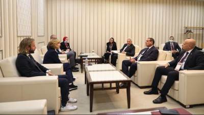 وزير التنمية يبحث مع سكرتير منظمة المدن تعزيز دور المجتمعات لمواجهة التحديات