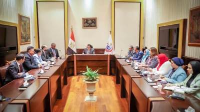 وزير الصحة يبحث مع شركة «جلياد للعلوم» توفير أحدث الأدوية المطورة لعلاج مرضى الأورام و«الإيدز»