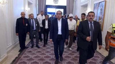 رئيس الوزراء يتفقد مشروع التطوير بمطار شرم الشيخ الدولي