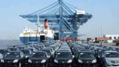 الحكومة تكشف موعد تطبيق قرار إعفاء سيارات المصريين بالخارج من الجمارك والضرائب