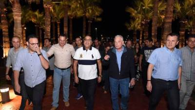 رئيس الوزراء يتفقد سير العمل بمشروعات تطوير الطرق والميادين الرئيسية بشرم الشيخ