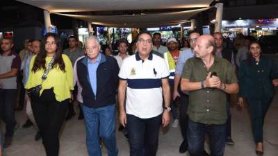 مدبولي يتفقد أعمال تطوير سقالة شرم الشيخ "بخليج نعمة"