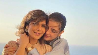 شام الذهبي ترد على  تعليقات تغير ملامح والدتها 