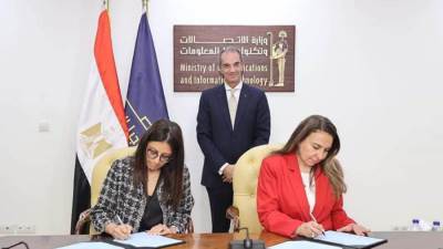 وزير الاتصالات: إتاحة خدمات الانترنت فائق السرعة في قرى حياة كريمة