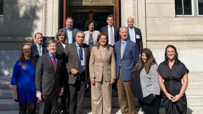 وزيرة التخطيط تشارك بمائدة غرفة التجارة الأمريكية حول خطط وأولويات مؤتمر المناخ