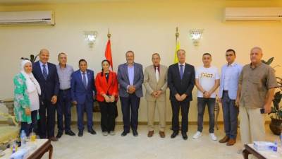 رئيس الوزراء يستعرض تقريرًا حول فعاليات قافلة اللجنة الطبية في شمال سيناء