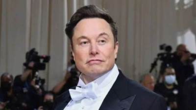 إيلون ماسك يطالب البنتاحون بسداد مستحقات الإنترنت الخاص بأوكرانيا