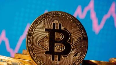 بيتكوين تقود انهيار سوق الكريبتو.. ماذا حدث؟